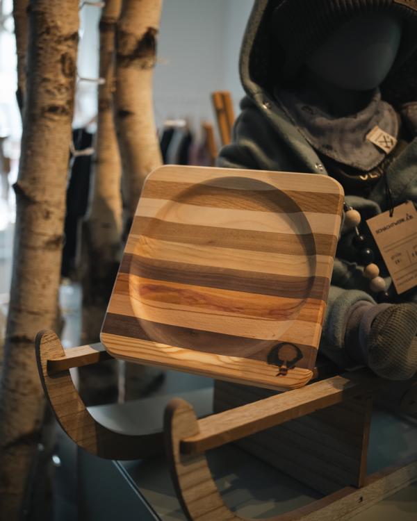 Dieser wunderschöne Zahlteller, Wechselgeldschale, Zahlschale, Wechselgeldteller wurde von der Firma Holzkopf aus dem Erzgebirge wurde mit Hand gefertigt, jede einzelne Holzschale, Holzschüssel ist ein Unikat und wird es nicht noch einmal geben.