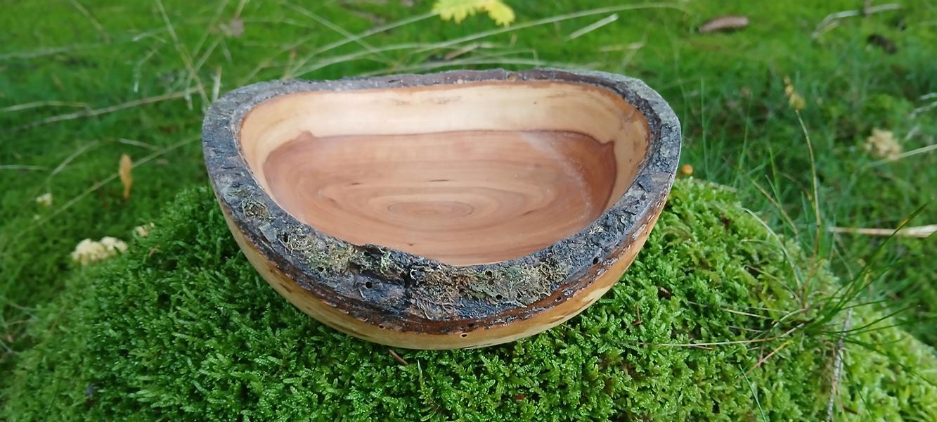 Rindenholz Apfelholzschüssel, Pflaumenholzschüssel/Holzschale Obstschale /Holzschale, Nussschale, aufbewahren,Holzschüssel,Handarbeit,Erzgebirge,Handgedrechselt,Naturrandschale