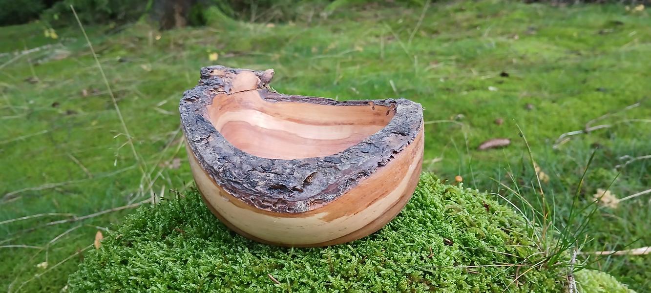 Rindenholz Apfelholzschüssel, Pflaumenholzschüssel/Holzschale Obstschale /Holzschale, Nussschale, aufbewahren,Holzschüssel,Handarbeit,Erzgebirge,Handgedrechselt,Naturrandschale