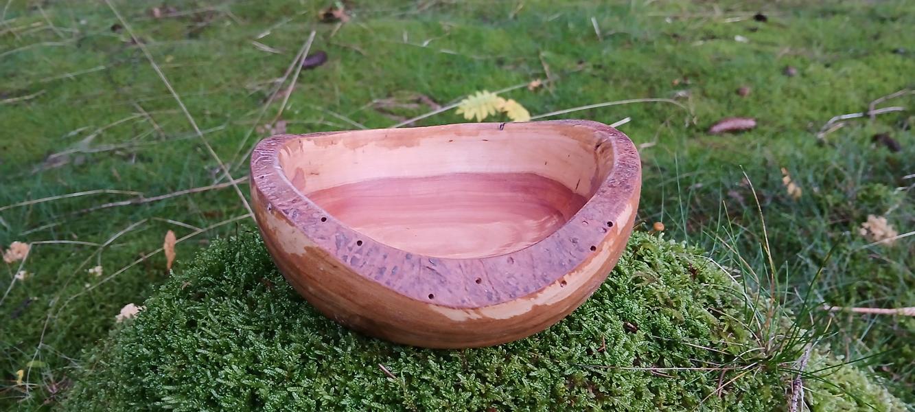Rindenholz Apfelholzschüssel, Pflaumenholzschüssel/Holzschale Obstschale /Holzschale, Nussschale, aufbewahren,Holzschüssel,Handarbeit,Erzgebirge,Handgedrechselt,Naturrandschale