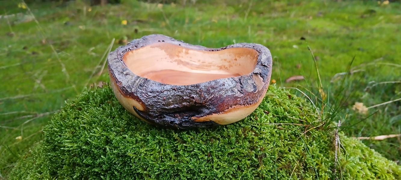 Rindenholz Apfelholzschüssel, Pflaumenholzschüssel/Holzschale Obstschale /Holzschale, Nussschale, aufbewahren,Holzschüssel,Handarbeit,Erzgebirge,Handgedrechselt,Naturrandschale