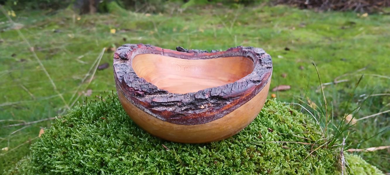 Rindenholz Apfelholzschüssel, Pflaumenholzschüssel/Holzschale Obstschale /Holzschale, Nussschale, aufbewahren,Holzschüssel,Handarbeit,Erzgebirge,Handgedrechselt,Naturrandschale