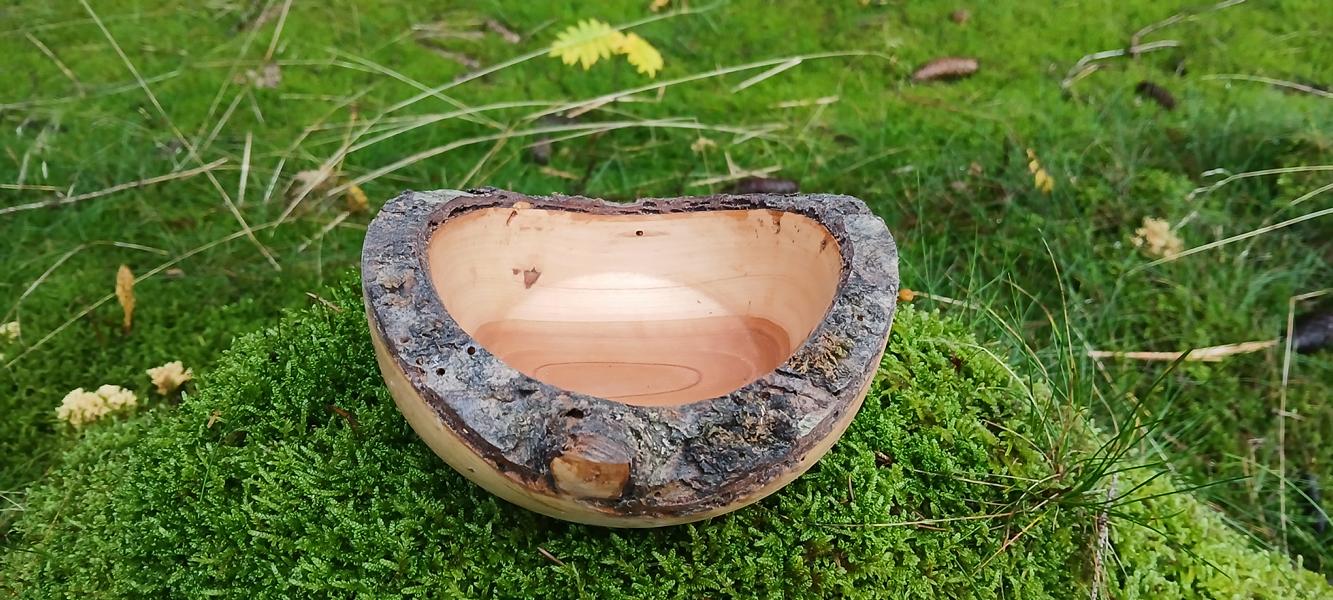 Rindenholz Apfelholzschüssel, Pflaumenholzschüssel/Holzschale Obstschale /Holzschale, Nussschale, aufbewahren,Holzschüssel,Handarbeit,Erzgebirge,Handgedrechselt,Naturrandschale