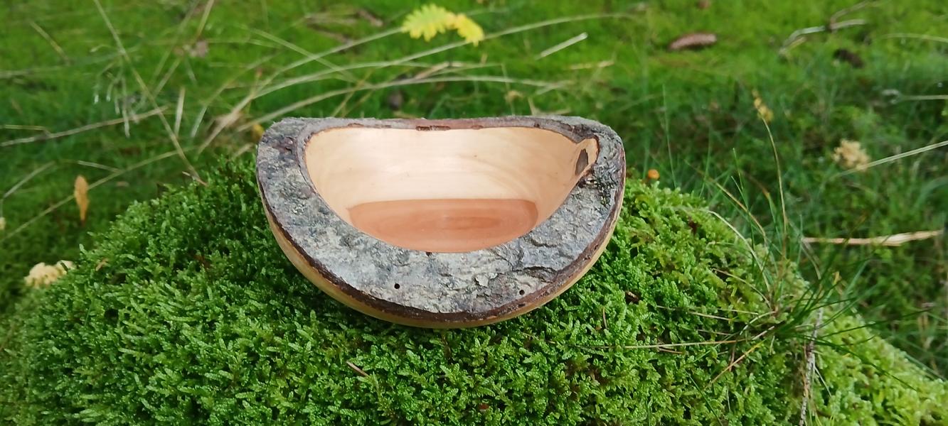 Rindenholz Apfelholzschüssel, Pflaumenholzschüssel/Holzschale Obstschale /Holzschale, Nussschale, aufbewahren,Holzschüssel,Handarbeit,Erzgebirge,Handgedrechselt,Naturrandschale